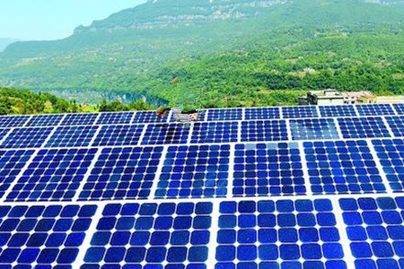 光伏發(fā)電安裝費用貴嗎？幾萬到幾十萬不等！